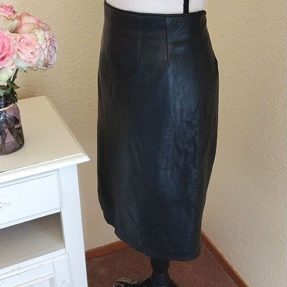 Vakko Vintage Leather Skirt - Picture 2 of 9